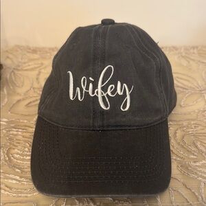 Altar'd State White and Gray Hat Classic Style